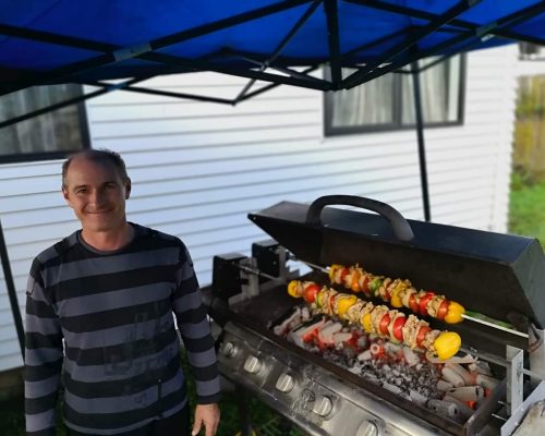 greek guys grill kontosouvli